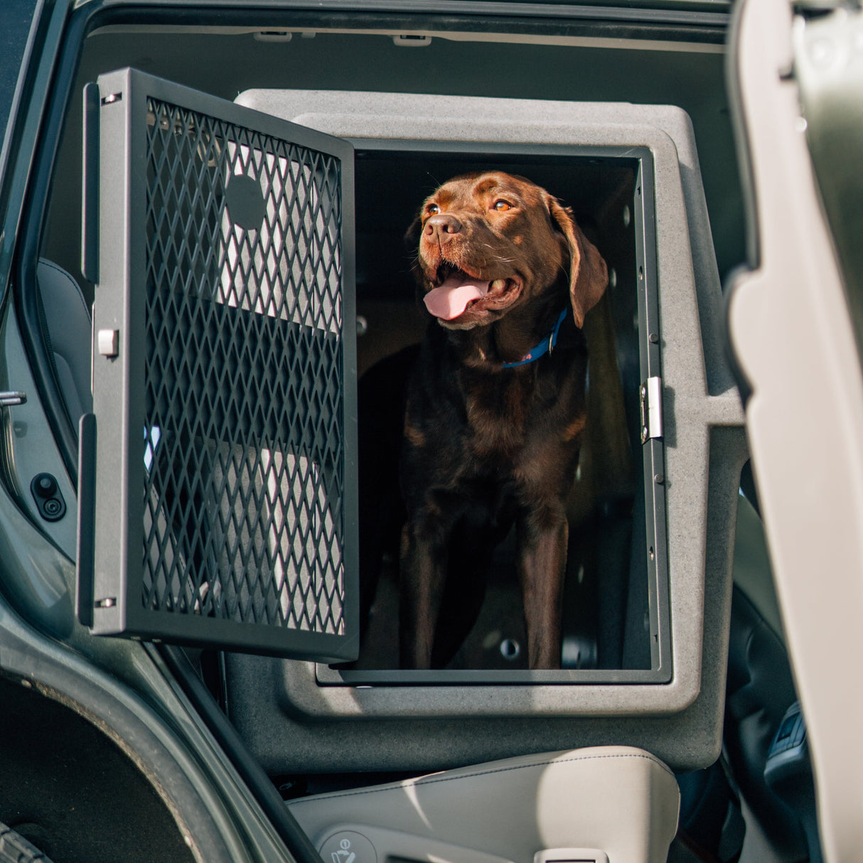 Dakota 283 Hero Working Military Hunting Dog Kennel Crate Labrador Retriever
