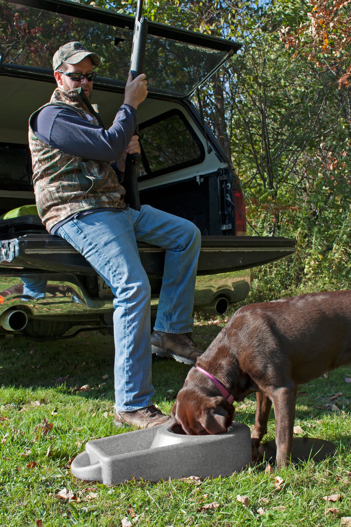 Dakota 283 Dine N Dash Portable Feeding and Watering System