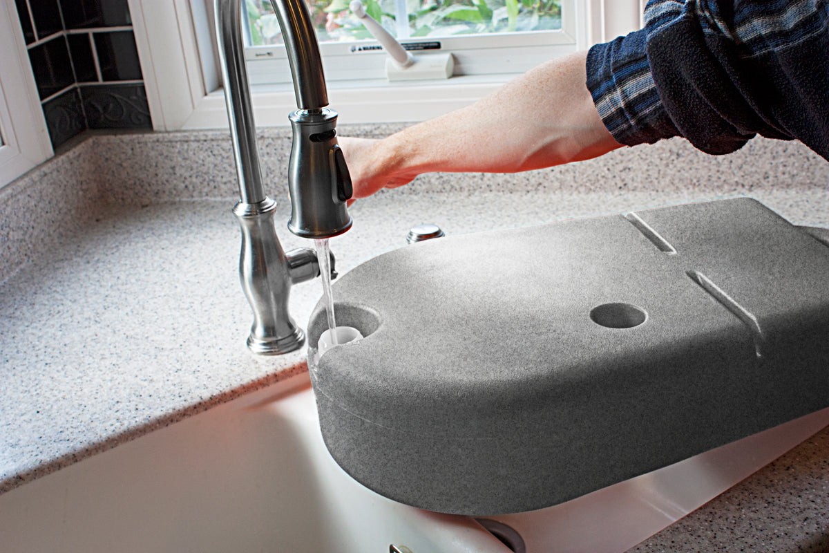 Dakota 283 Dine N Dash Portable Feeding and Watering System