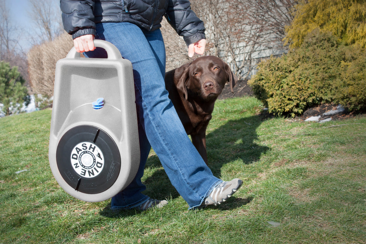 Dakota 283 Dine N Dash Portable Feeding and Watering System